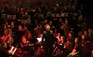 В Алматы прошел международный концерт, посвященный Наурызу, с участием Казахского национального оркестра и танцевальных ансамблей.