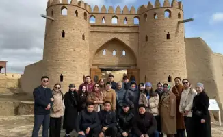 ЧИТАТЕЛЬСКИЙ КЛУБ ГОССЛУЖАЩИХ ТУРКЕСТАНСКОЙ ОБЛАСТИ СОВЕРШИЛ ДУХОВНУЮ ПОЕЗДКУ В ОТРАРСКИЙ РАЙОН И ОБСУДИЛ ОЧЕРЕДНУЮ КНИГУ