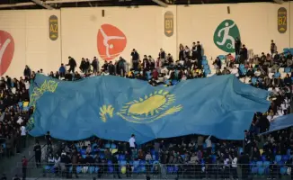 Футбольный матч в Туркестане: Спорт и социальная ответственность в центре внимания