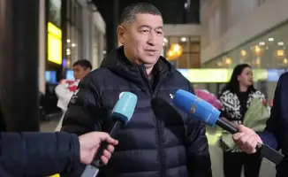 Казахстанская юниорская сборная по конькобежному спорту вернулась домой с медалью из Инцелла