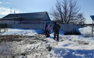 В Алтынсаринском районе жители активно участвуют в акции по очистке дворов в рамках инициативы «Таза Қазақстан»