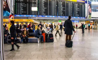 За два дня отменены почти 30 рейсов из стран Ближнего Востока в Казахстан. Пассажиры могут обратиться в авиакомпании для получения актуальной информации о статусе рейсов.