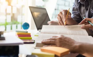 Пересмотр стоимости госгрантов для зарубежных вузов: новые возможности для казахстанской науки после встречи Токаева с научной общественностью