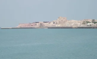 Иран угрожает уничтожить суда в Ормузском проливе