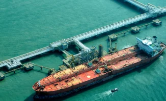 В Персидском заливе нарастает напряжённость: танкеры в ожидании у Ормузского пролива, цена на нефть продолжает расти