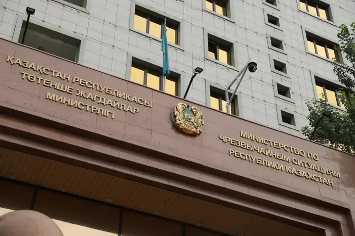 МЧС прокомментировало ситуацию с пожаром в Астане: оперативные действия пожарных и опровержение слухов