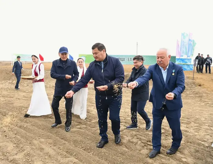 На полях Кызылординской области начался первый посев зерновых культур