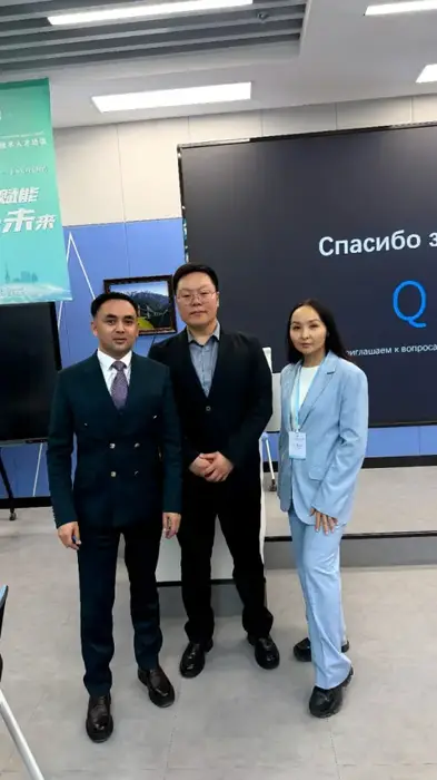 Делегация ВКО в Китае принимает участие в семинаре в сфере образования (3)