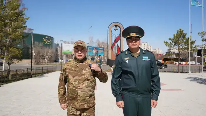 Министр по ЧС принял участие в памятной церемонии на Аллее спасателей (2)
