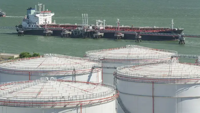 Цены на нефть продолжают расти: Brent выше 110 долларов на фоне срыва переговоров между Ираном и США