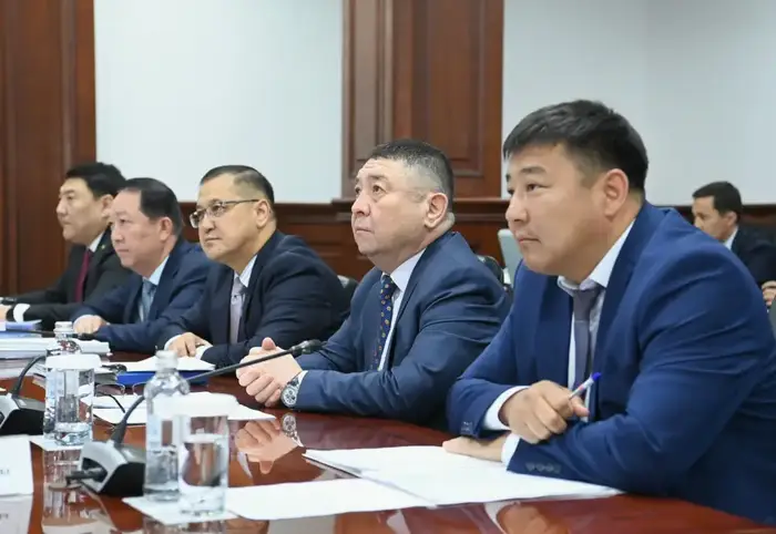 Обсуждение мер по созданию доступной среды для людей с ограниченными возможностями и пожилых граждан
