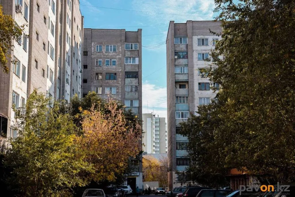 Павлодарцы просят акима привести в порядок сквер у школы №39 Павлодаре