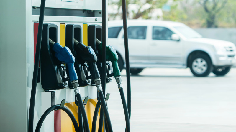 Цены на нефть подскочили после угроз Трампа Ирану: опасения перебоев в поставках Павлодаре