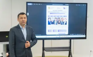 Обсуждение цифровых инструментов и технологий ИИ на семинаре для редакторов научных журналов в Astana IT University
