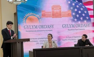 Генеральное консульство США передало фонду «Ғылым ордасы» более 100 научных книг