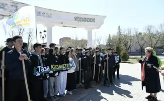 В Казахстане волонтеры стали хранителями культурного наследия в рамках акции «Мәдени мұраны бірге сақтайық»