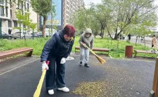 Субботник на улице Карьерной в Алматы