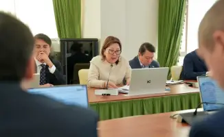 Трудовая палитра молодежи: Минтруд рисует новые горизонты защиты прав несовершеннолетних