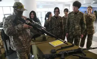 Военно-патриотическая акция в Астане проводов призывников в Вооруженные силы Казахстана