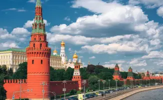 Путин и Зеленский: Встреча на вершине айсберга возможна лишь для закрепления мира