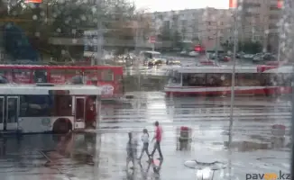 Синоптики предупреждают: Павлодар ожидает жару, град и шквальный ветер в эти выходные