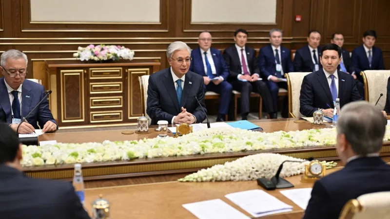 Токаев и Мирзиёев обсудили экологические проблемы Алматы на неформальной встрече Павлодаре