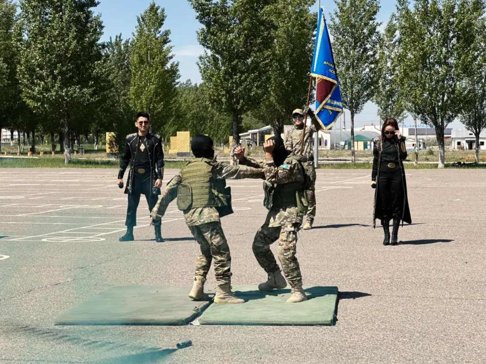В Астане прошел военно-патриотический сбор молодежи «Айбын-2026» (3)