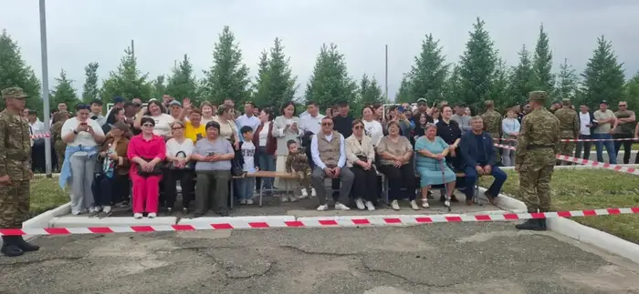 В ВКО солдаты-новобранцы приняли присягу (6)