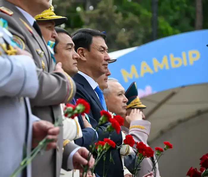 В Алматы прошли мероприятия в честь 81-й годовщины Победы в Великой Отечественной войне с участием ветеранов и общественности.