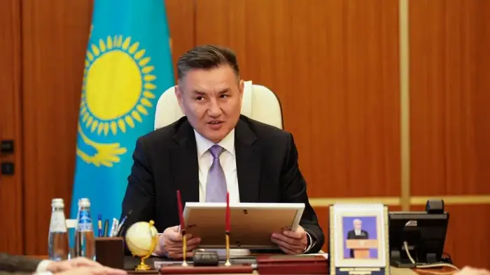 Поддержка талантов: Встреча акима ВКО с победительницей республиканского айтыса Жулдызай Маратбек
