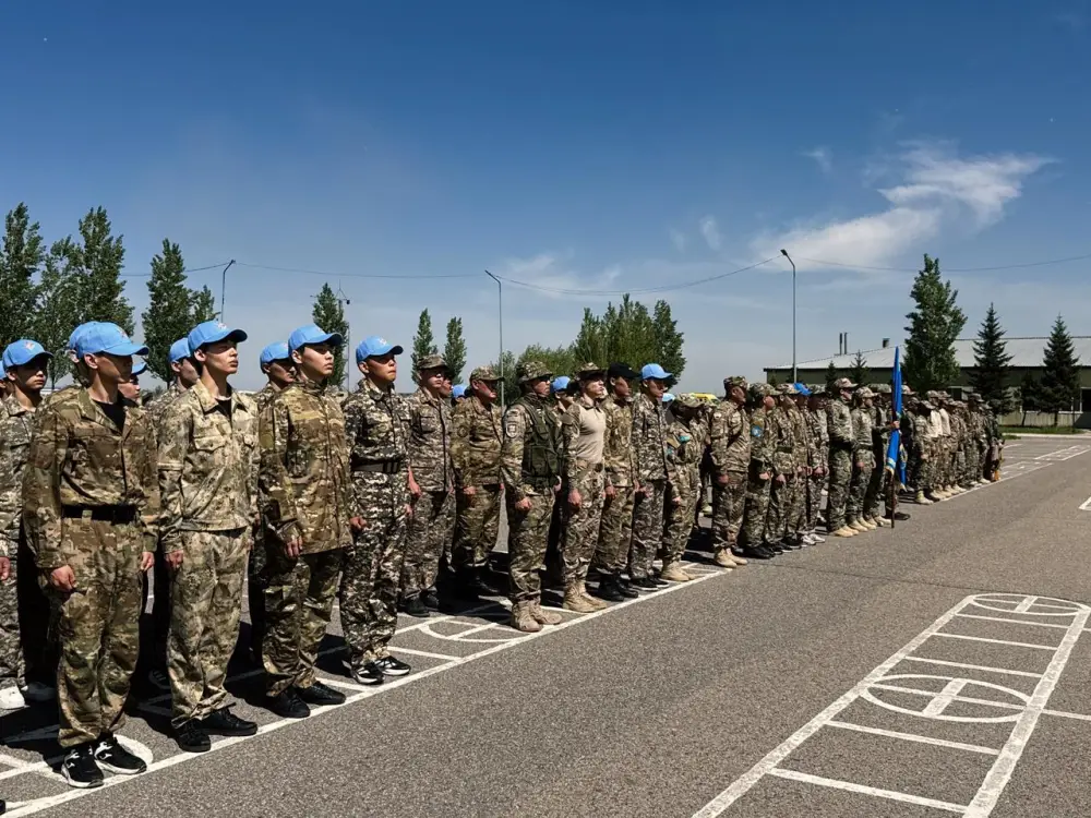 В Астане прошел военно-патриотический сбор молодежи «Айбын-2026» (10)