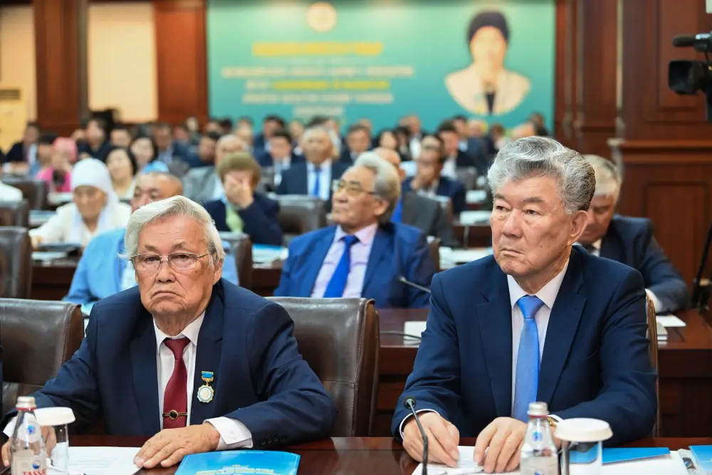 Конференция в Кызылорде: 80 лет Алмагуль Божановой