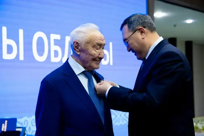 Стахан Белгожаев получил орден «Барыс» I степени за вклад в энергетику и строительство Казахстана