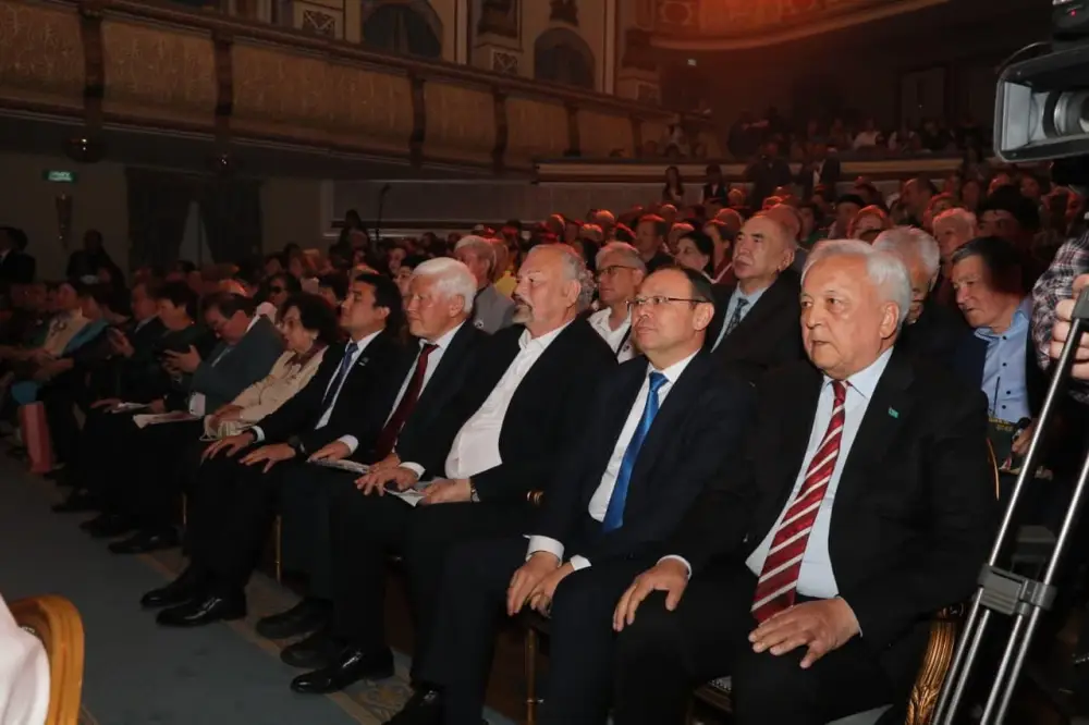 90 лет мудрости: Олжас Сулейменов в Алматы