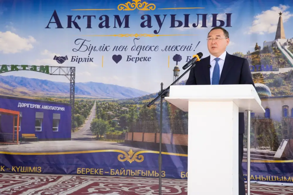 Встреча с писательницей Сауле Досжан в Уйгурском районе