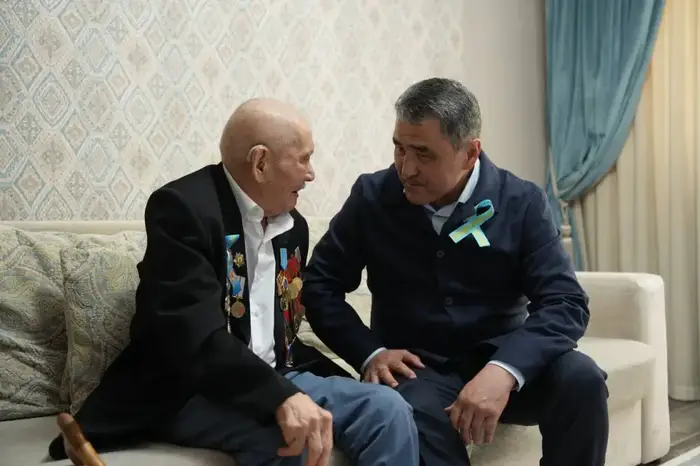 Поздравление ветерана в Алматы к Дню победы