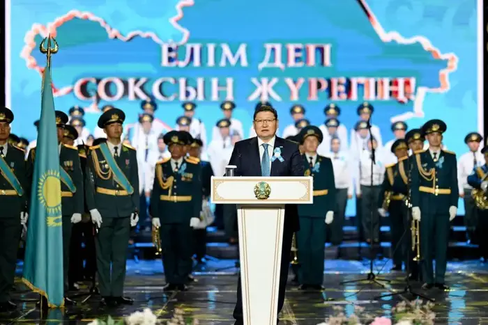 Семейская сцена памяти: как звуки патриотизма объединили сердца в День защитника Отечества и День Победы
