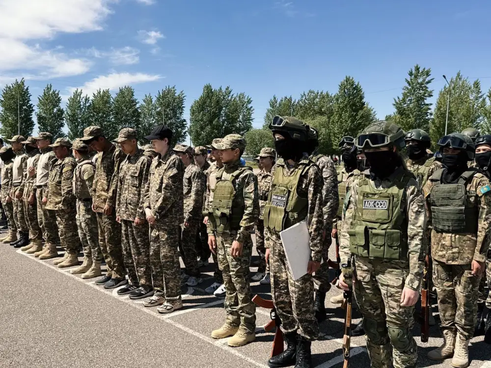 В Астане прошел военно-патриотический сбор молодежи «Айбын-2026» (7)