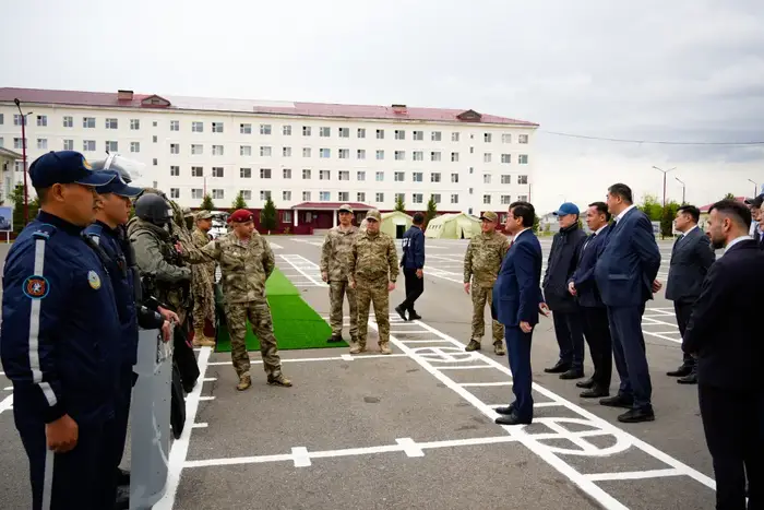 День защитника Отечества: Визит судей Конституционного Суда в Национальную гвардию и демонстрация военной мощи