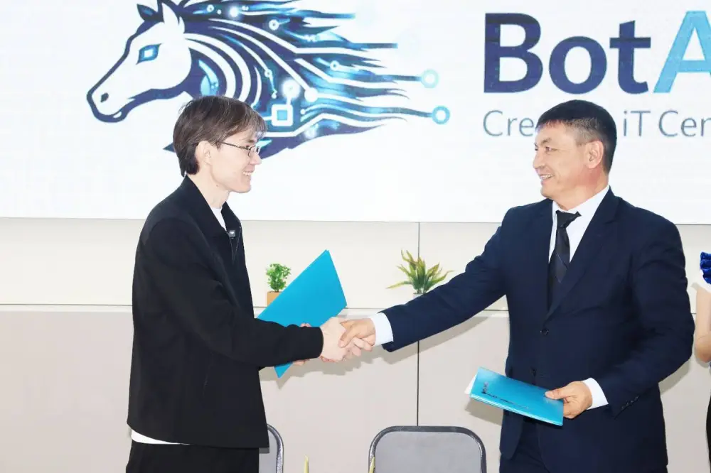 В Айыртауском районе открыт центр BotAi CREATIVE IT, способствующий цифровизации и обучению молодежи современным технологиям.