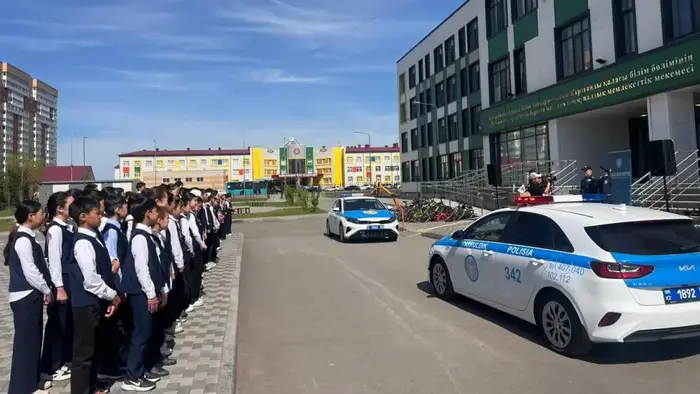 «Светофор как друг»: карагандинские школьники учатся безопасному поведению на дорогах