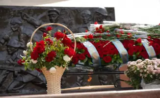 В Туркестане прошли торжества в честь 81-летия Великой Победы с вручением помощи ветеранам