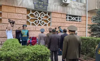 Церемония возложения цветов в Алматы в память о генерале армии Сагадате Нурмагамбетове