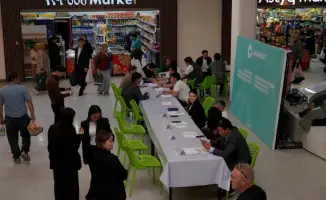 Приемная AMANAT в ТРЦ Коктал для жителей консультации и решения вопросов