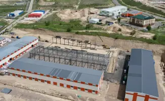 Новый виток безопасности: Глава МЧС на стройплощадке завода композитных газовых баллонов в Алматы