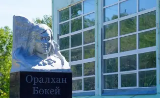 В Восточно-Казахстанской области прозвенел последний звонок для более 5 тысяч выпускников