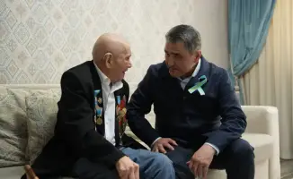 Поздравление ветерана в Алматы к Дню победы