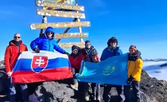 Kazakh Journalist Climbs Mount Kilimanjaro, Honoring Father and Hometown with Flag