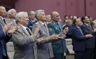 Едиль Уразов: маяк офицерской чести и патриотизма в бурном море военной службы