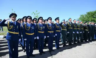 Алматы отмечает День защитника Отечества поднятием флага